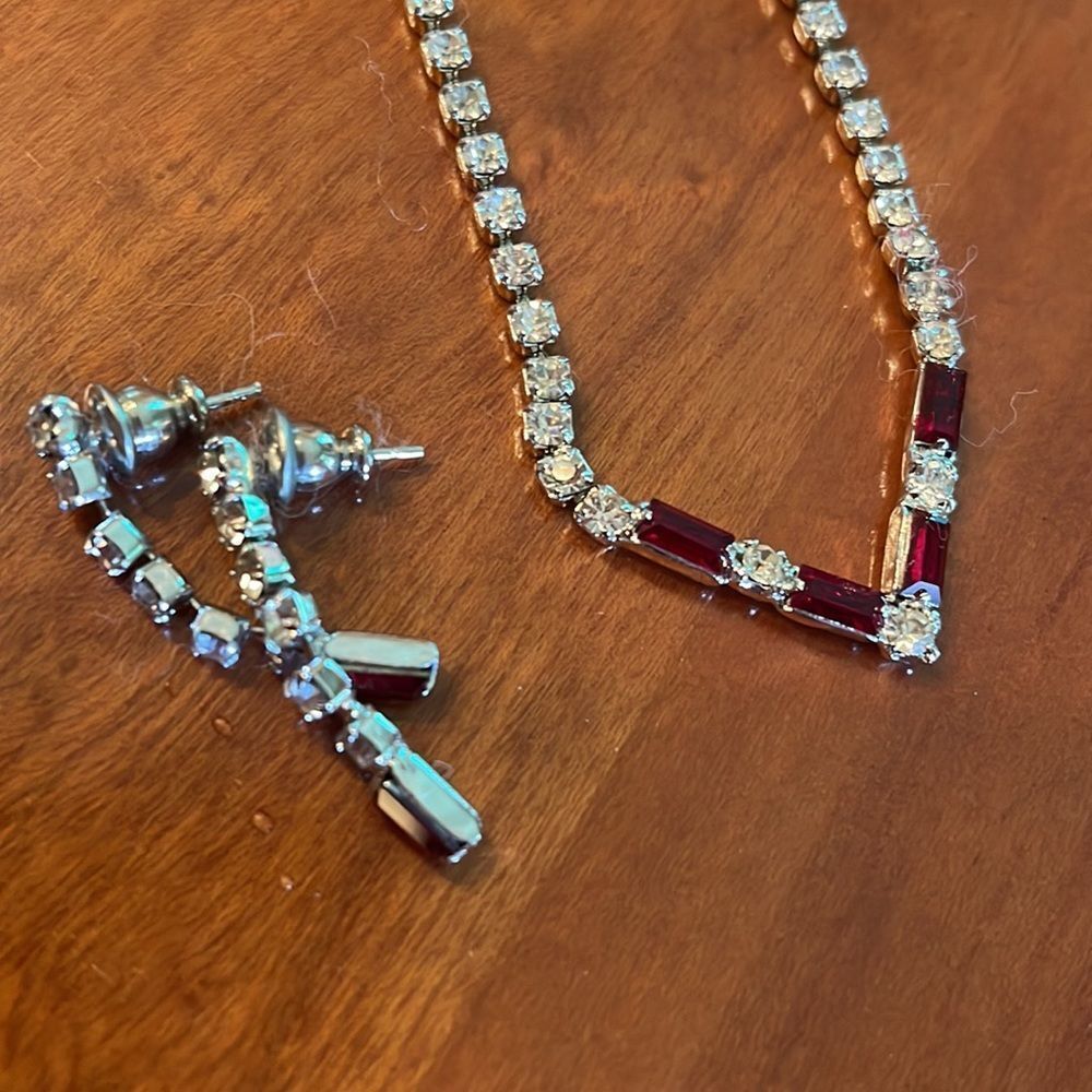 Rhinestone necklace with ruby colored accent with earrings